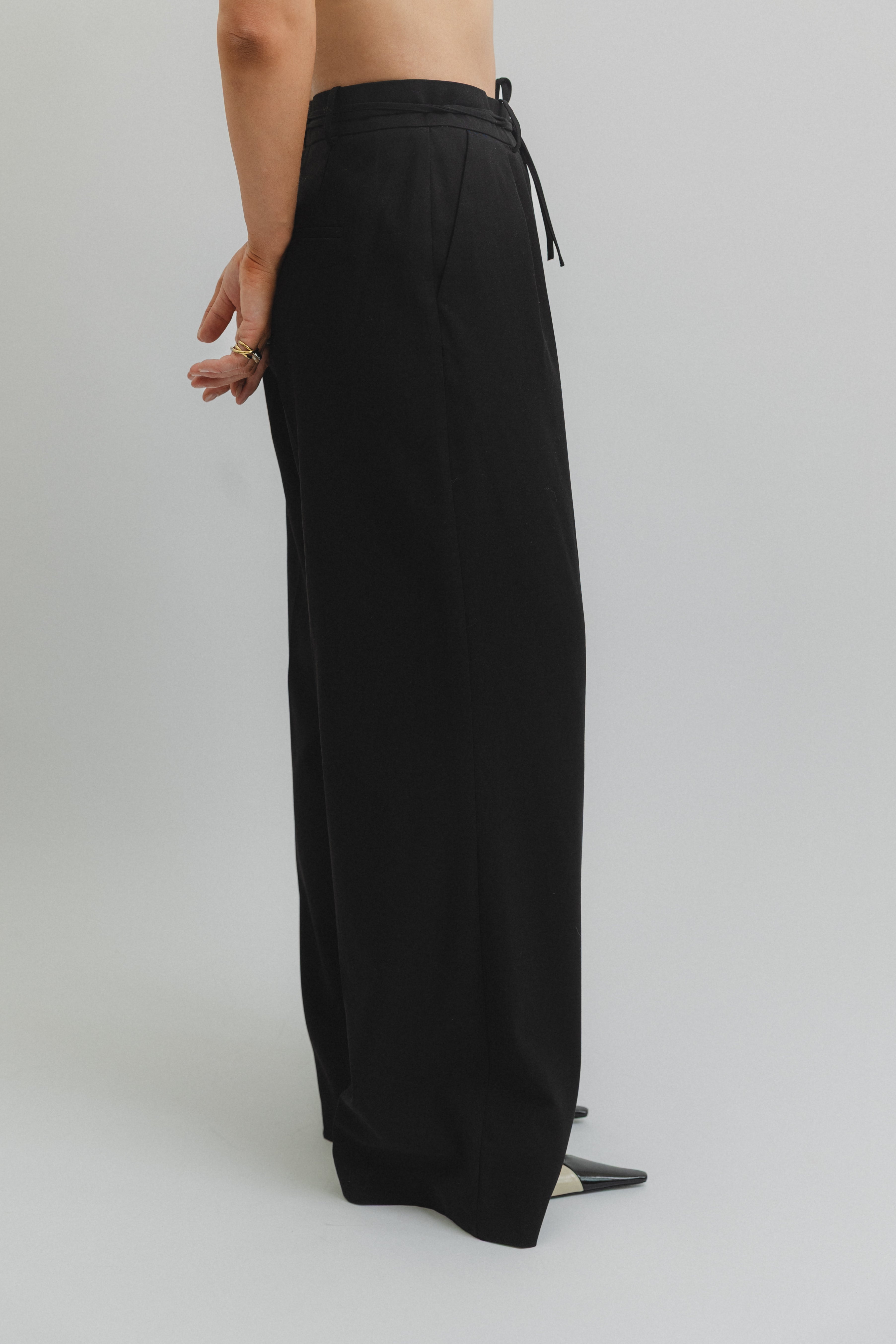 Sara lace pants black